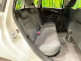 後部座席も気になるようなキズ・汚れやへたり等、大きなダメージはなく、良好な状態です。