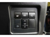 オートマチックハイビームとは、先行車や対向車のライトを認識し、ハイビームとロービームを自動で切り替える機能です。夜道の視界を確保します。詳細は販売店スタッフまでおたずねください。