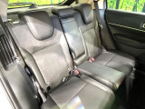 高品質なオリジナルフロアマットもオプションにてご用意しております。お好きなデザインやカラーをお車に合わせて選んでいただくことができます♪
