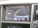 アラウンドビューモニター付きです 上から見たイメージで駐車出来ますので車庫入れの苦手な方も楽に駐車出来ます♪