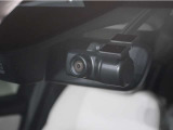 前後ドライブレコーダー搭載しているので事故の時安心できます。後ろからのあおり運転にも対応。