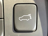 【パワーバックドア】スマートキーや運転席のボタンを押すだけでリアゲートが自動で開閉します!荷物を持っている時や、高い位置にあるバックドアを閉める際に便利な機能です♪