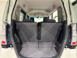 後部座席に乗車時もこれだけのラゲッジスペースを確保できます。