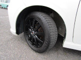 14インチスタッドレスタイヤ、社外アルミホイール付き