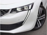 【ヘッドライト】省電力で長寿命の明るく運転しやすいLEDヘッドランプです。明るく照らすので暗い夜道からお客様を守ってくれます。