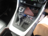 シフトノブなどもキレイに仕上げてあります