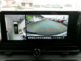 アラウンドビュ-モニタ-装備。上から見下ろしているような映像が表示されるので、車庫入れ時も安心です!