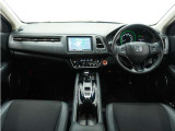 ◆視界広々で非常に運転しやすくロングドライブでも疲れを感じさせないすっきりとまとまったインパネ周りです。