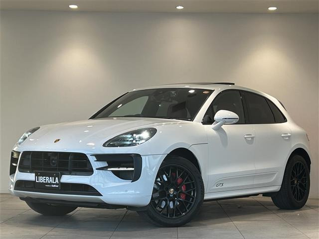 マカン  GTS 4WD 本革シート