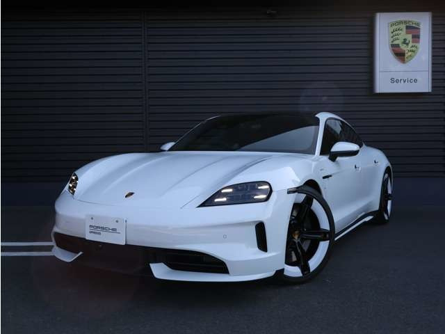 タイカン 4S パフォーマンスバッテリー プラス 4+1シート 4WD