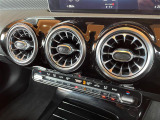 ◆LIBERALAは、輸入車選びの新たなスタイルを提案するインポート・セレクト・ブランドです。オーナー様となる方がクルマから直接感じる感性を第一にした、最良の一台との出会いをコーディネートいたします。