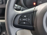ステアリングスイッチ付き。前方から目を離すことなく操作することが可能です。