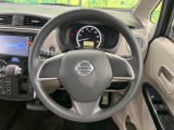 インテリアに合わせたデザインのステアリングは、運転される方のことも考え、運転しやすい形状、大きさです。是非一度、実際に触ってお確かめください。