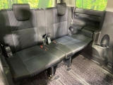 3列目シートはもちろん状態良好☆大人でもゆったりと座って頂けますので、大人数でのお出かけもラクラクです♪ご家族で、気の知れた仲間で、ドライブに行くのが楽しみですね♪