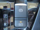 信号待ちの時などにうれしいオートホールドが付いています!また通常のサイドブレーキではなく電動パーキングブレーキが付いてます!