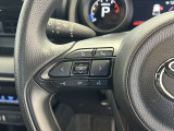 運転中、オーディオの操作をしてて、ハッとしたことはありませんか?ステアリングスイッチは、運転中でもハンドルでオーディオの操作が可能です。安全なドライブをサポートします。