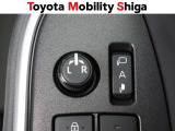 駐車時に便利なスマ-トキ-連動オ-ト格納式ドアミラーを装備しています。施錠すると自動的にドアミラーを格納する便利な機能です!