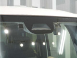 運転する人も、そうでない人も、家族みんなが安心して、自由にお出かけできる生活をサポートする先進機能。
