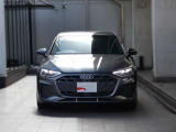 ■アウディプレセンスフロント■約10km/h 〜 250km/hでクルマを検知。前走車に接近し過ぎた場合ドライバーに警告を発し、状況に応じて自動的にフルブレーキを作動させ、衝突を軽減、または衝突回避を行います。