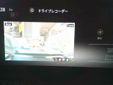 ドライブレコーダーの映像も映す事が可能です。