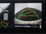 パノラミックビューモニター付きです。車両を上から見た様な映像を画面に表示。運転席からの目視だけでは見にくい、車両周辺の状況をリアルタイムでしっかり確認出来ます。
