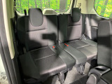 3列目シートはもちろん状態良好☆大人でもゆったりと座って頂けますので、大人数でのお出かけもラクラクです♪ご家族で、気の知れた仲間で、ドライブに行くのが楽しみですね♪