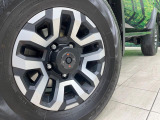【純正16インチアルミホイール】外観にマッチした純正アルミホイールを装着しております。各種社外アルミホイールや、スタッドレスタイヤも取扱いしております。是非ご相談ください♪