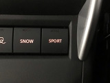 雪道やアイスバーンでのスムーズな発進・加速をサポートする「スノーモード」。パワフルでスポーティーな走りを実現させる「スポーツモード」。路面状況に応じた走りを実現させます♪
