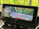 【パノラミックビューモニター】専用のカメラにより、上から見下ろしたような視点で360度クルマの周囲を確認することができます☆死角部分も確認しやすく、狭い場所での切り返しや駐車もスムーズに行えます。