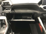 グローブボックス。