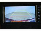 バックガイドモニターで、後方を確認しながら安心して駐車することができます。運転初心者も熟練者も必須の機能ですよ!