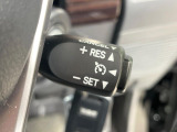 【クルーズコントロール】高速道路もラクラク走行。アクセルを離しても一定速度で走行ができ、長距離運転時の負担を軽減!加速・減速も簡単なスイッチ操作で調整できます。