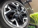 【純正15インチアルミホイール】外観にマッチした純正アルミホイールを装着しております。各種社外アルミホイールや、スタッドレスタイヤも取扱いしております。是非ご相談ください♪