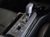 電動パーキングブレーキ・ブレーキホールドを装備してます。ホールド機能は信号待ちが多い一般道で疲労軽減になり、大好評です!