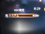 VDC 滑りやすい路面等で車が危険な状態になりそうな時に横滑りを低減し安全な状態に戻します。