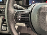 ステアリングにオーディオ操作スイッチが付いています。オーディオ画面に直接タッチしなくても操作が出来ますので、運転に集中できます。