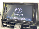 【純正9型ナビ】人気の純正ナビを装備。オーディオ機能も充実しており、Bluetooth接続すればお持ちのスマホやMP3プレイヤーの音楽を再生可能!毎日の運転がさらに楽しくなります!!