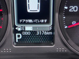 たとえばダイハツのお店にある、たくさんのスマアシ搭載車は、正常に作動する事をしっかり確認します。