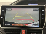 バックガイドモニターで、後方を確認しながら安心して駐車することができます。運転初心者も熟練者も必須の機能ですよ!