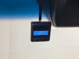 ドライブレコーダーが前方の監視をしてくれます。衝突や急ブレーキなどを感知した場合に、記録された動画が万が一の際に直前の状況を把握する手助けとなります。