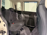 清潔で広々したシートです!後部座席でもゆったり快適に過ごせるので、後ろに座る人たちもドライブが楽しくなりますよ。是非、現車を見て体感してみてください。