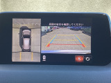 狭い場所での駐車やすれ違いなどでより的確な運転操作に役立つ360&deg;ビューモニターが装備されています。
