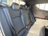後部座席も気になるようなキズ・汚れやへたり等、大きなダメージはなく、良好な状態です。