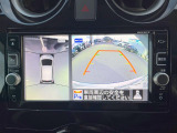 【アラウンドビューモニター】専用のカメラにより、上から見下ろしたような視点で360度クルマの周囲を確認することができます☆縦列駐車や幅寄せ時に活躍してくれます♪