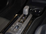 電動パーキングブレーキ・ブレーキホールドを装備してます。ホールド機能は信号待ちが多い一般道で疲労軽減になり、大好評です!
