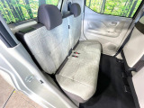 後部座席も気になるようなキズ・汚れやへたり等、大きなダメージはなく、良好な状態です。