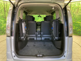 普段のお買い物や通勤、送迎等に十分な荷室スペースを確保しております。セカンドシートを倒すと、大きな荷物の積載も可能です♪