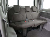 『3列目シート』写真です!ミニバンは天井が高めなので大人の方でも座っていただけそうですね!ご来店の際はご家族でお越しください♪