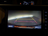 【バックカメラ】バックカメラ装着車です。バックする時に、後方の様子をナビ画面に表示します!慣れない駐車場での駐車や、せまい場所での車庫入れの時も、安全確認OK!思いがけずコツン!なんて事も防げますヨ!