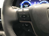 ステアリングスイッチ付き。前方から目を離すことなく操作することが可能です。